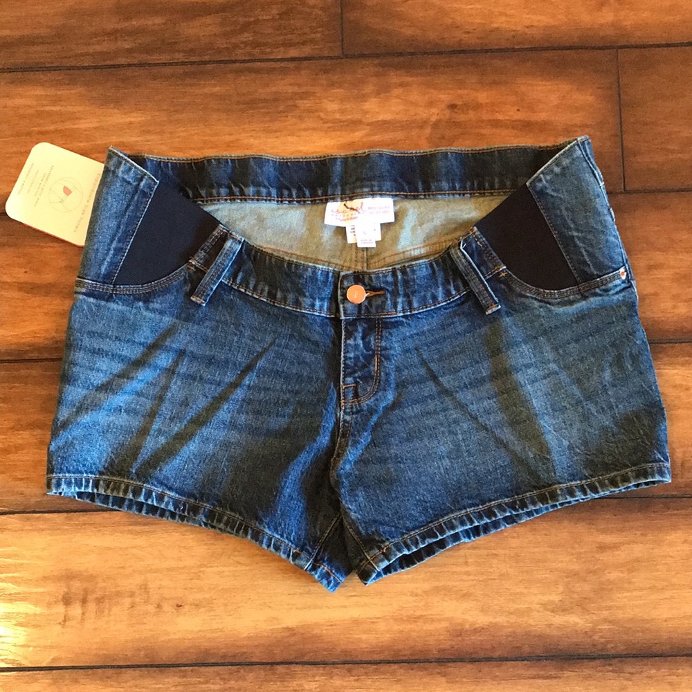 Maternity shorts Mid Shorts. NWT